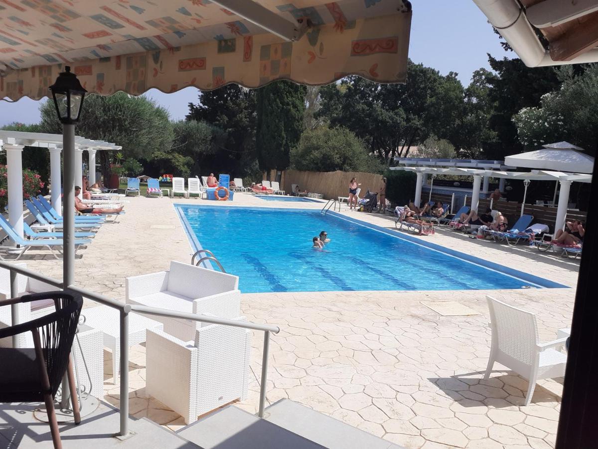 Katia Cottage Kassiopi Bagian luar foto